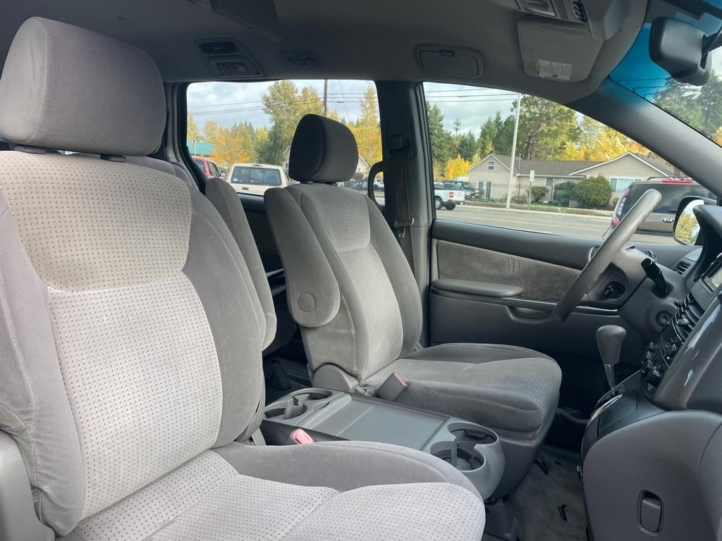 Toyota Sienna  2008