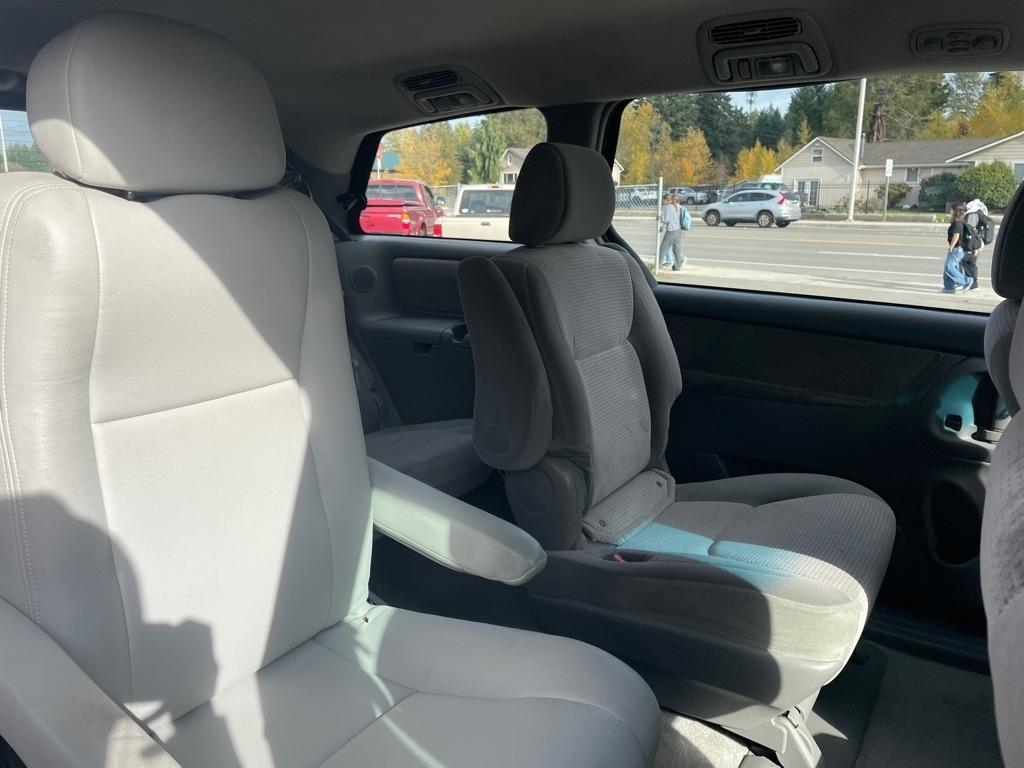 Toyota Sienna  2008