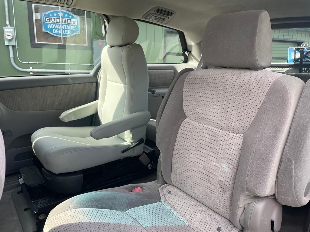 Toyota Sienna  2008
