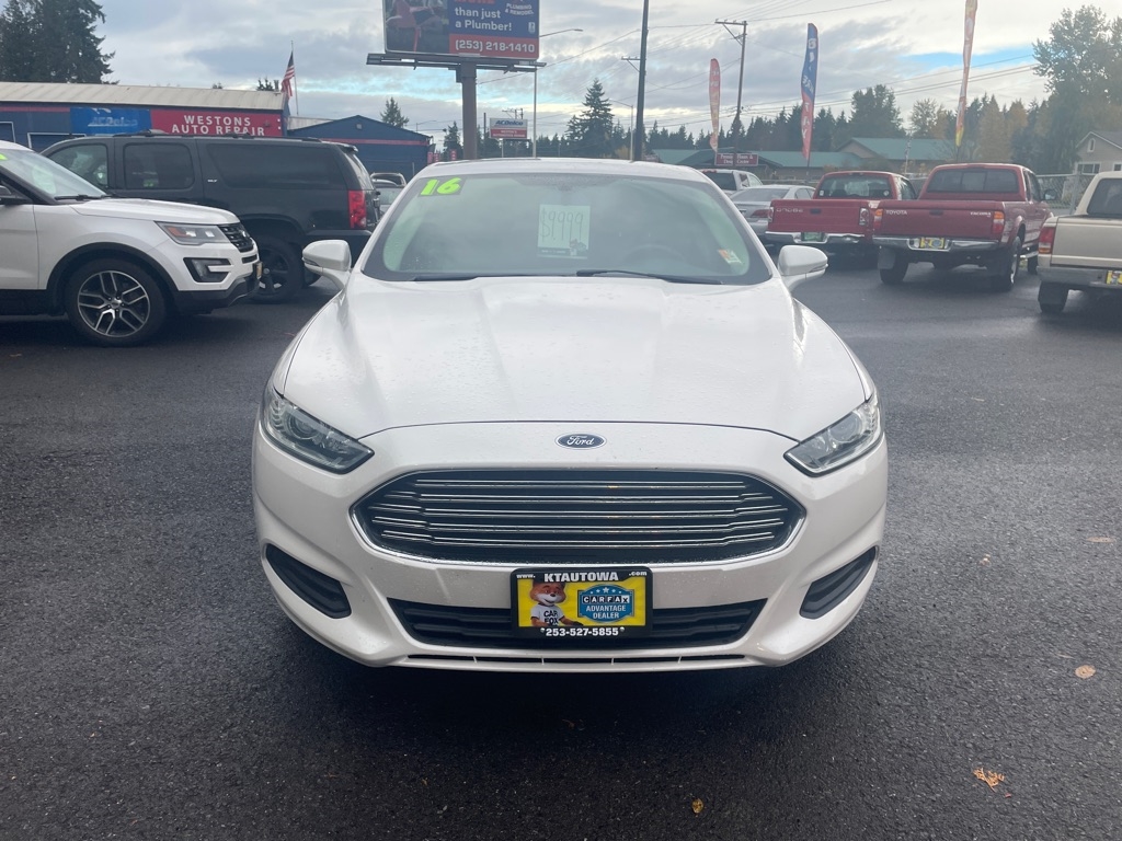 2016 Ford Fusion SE