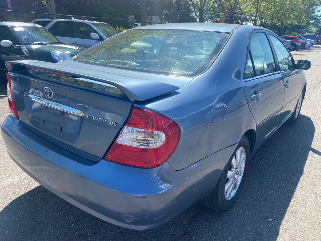 Toyota Camry  2004