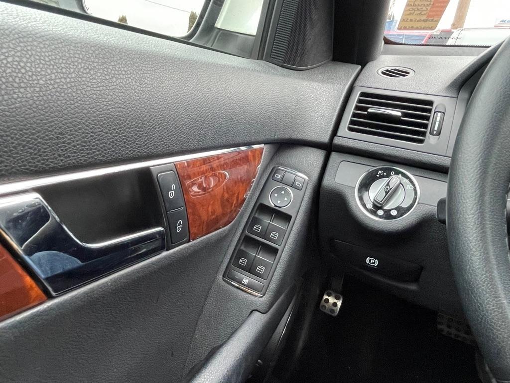 Mercedes-Benz C-Class  2009