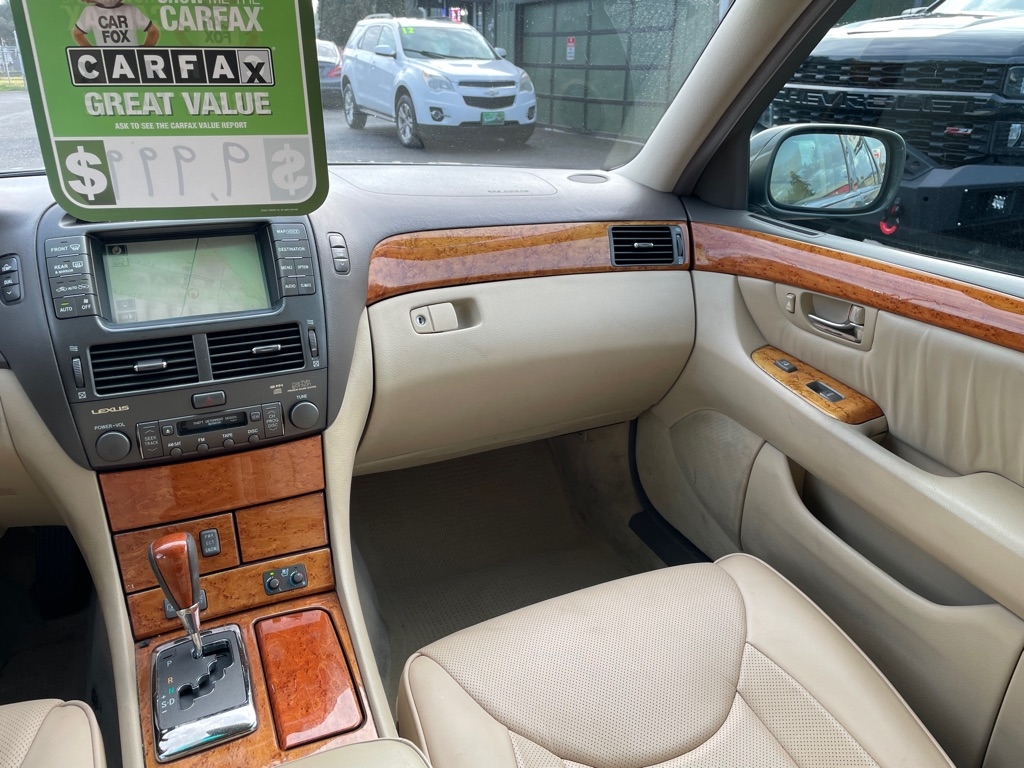Lexus LS 430  2005