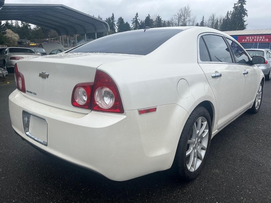 Chevrolet Malibu  2011