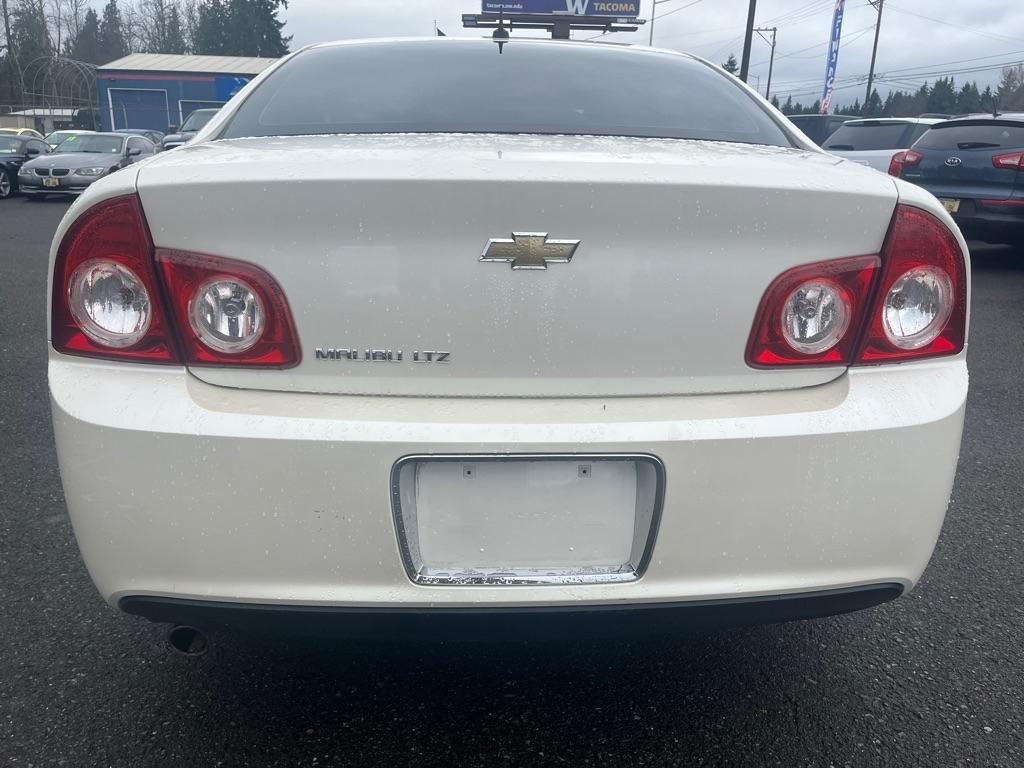 Chevrolet Malibu  2011