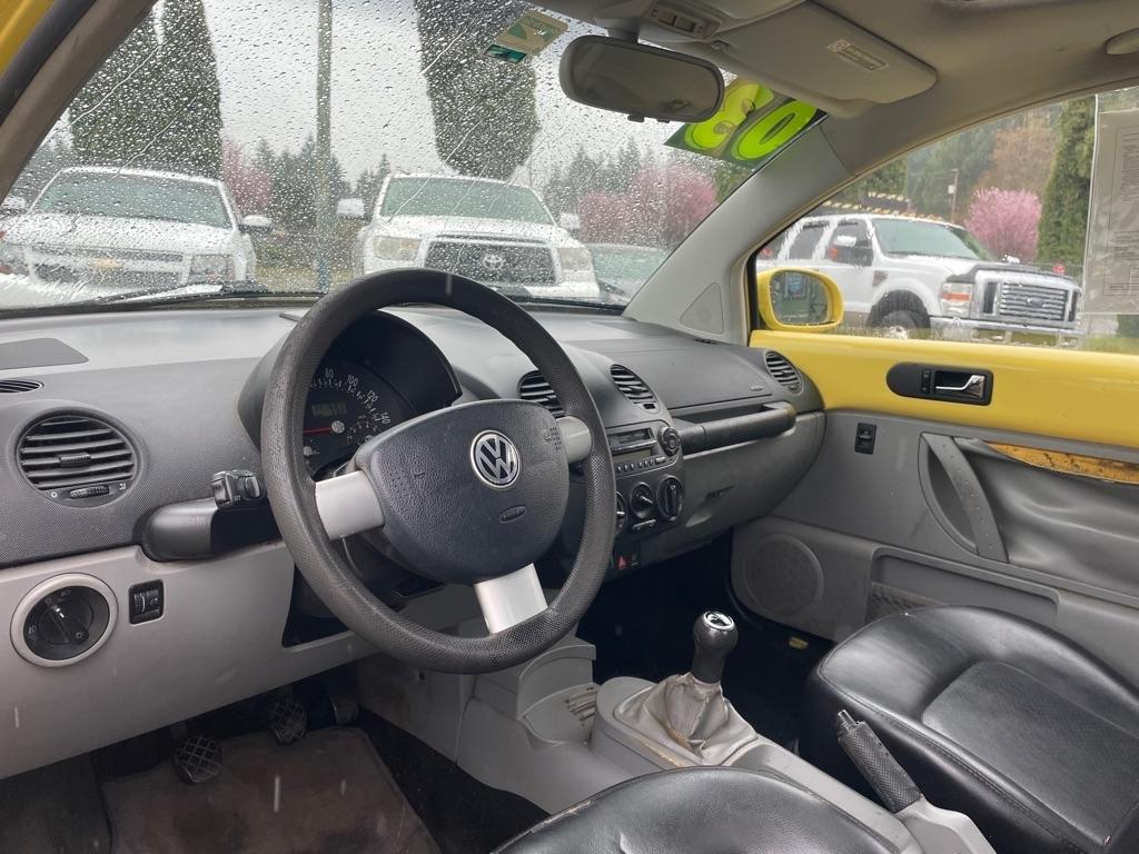 Volkswagen New Beetle  2003