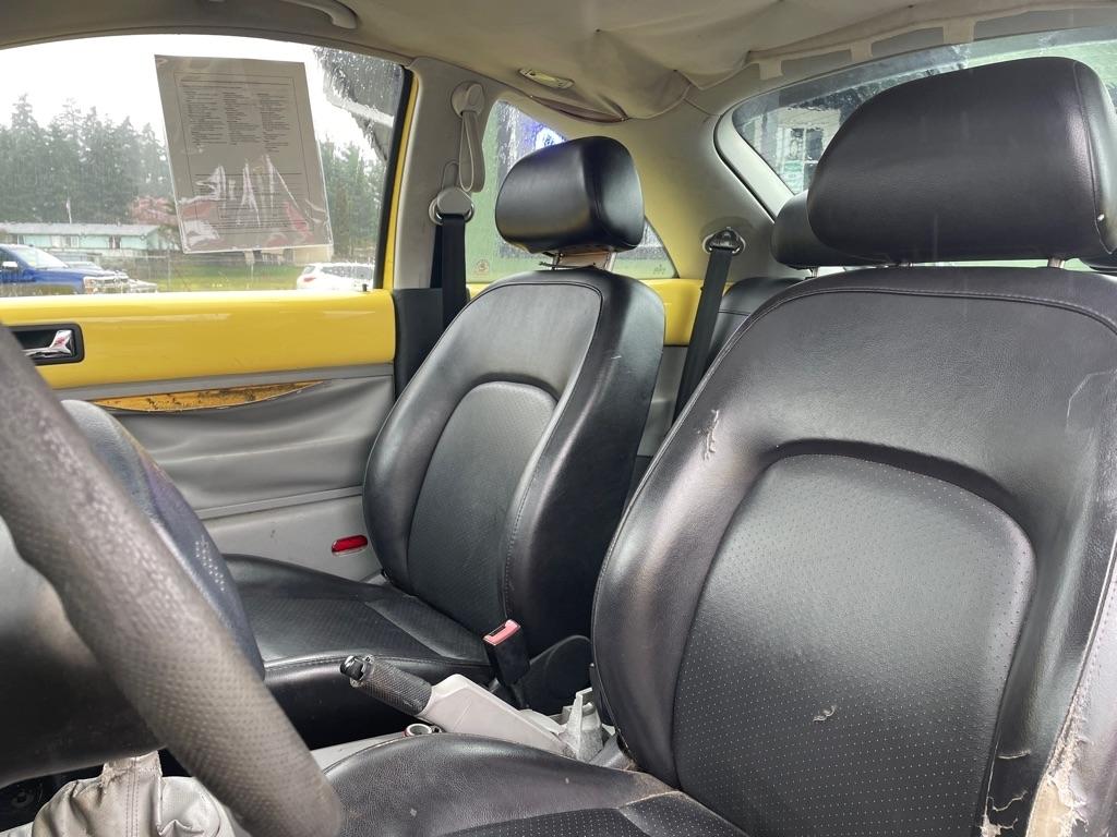 Volkswagen New Beetle  2003