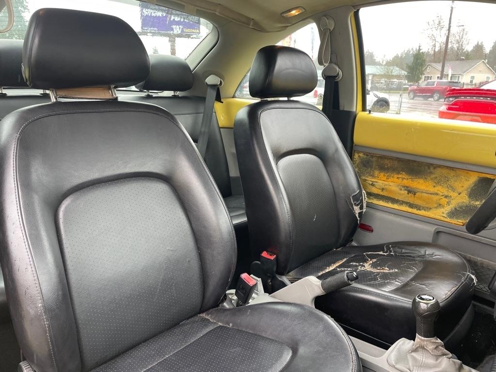 Volkswagen New Beetle  2003