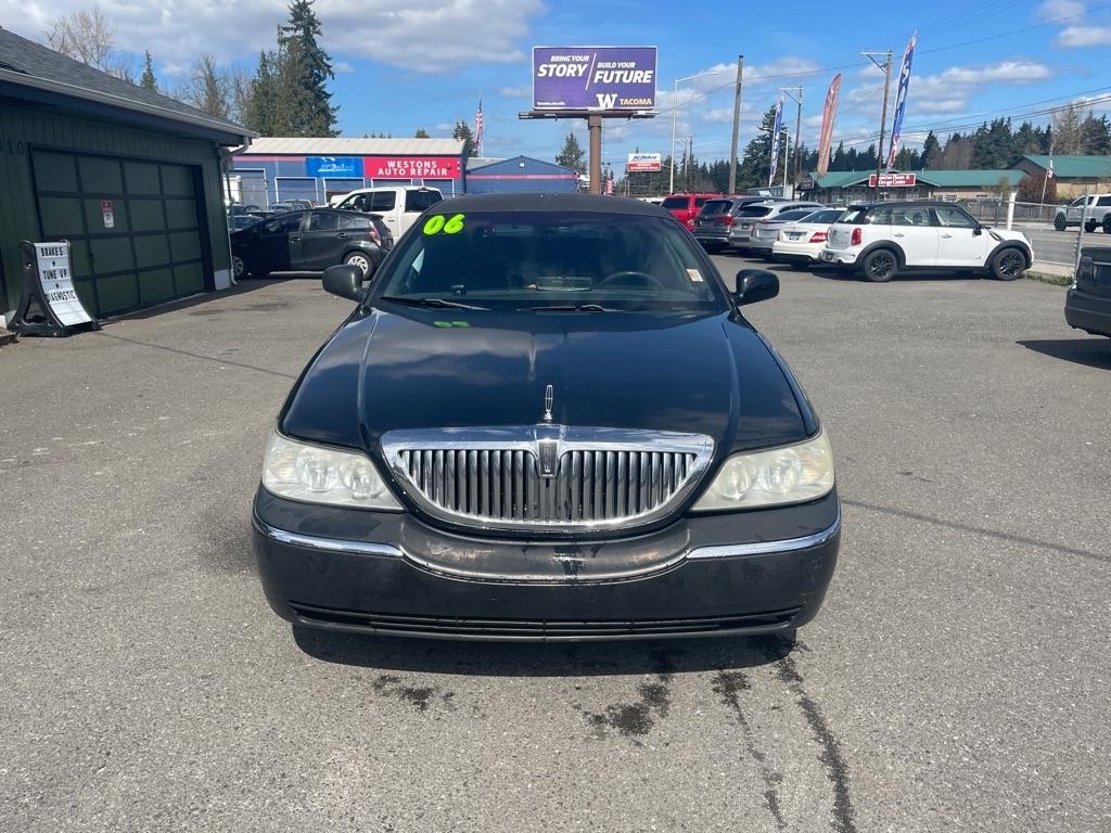 Lincoln Town Car  2006