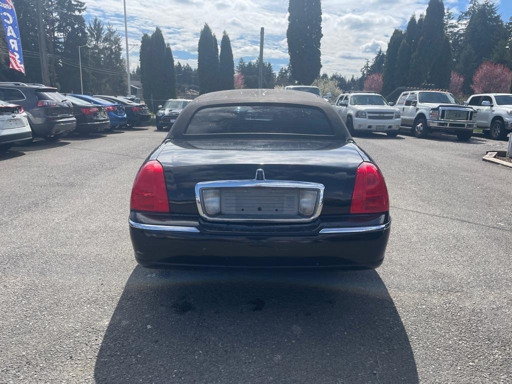 Lincoln Town Car  2006