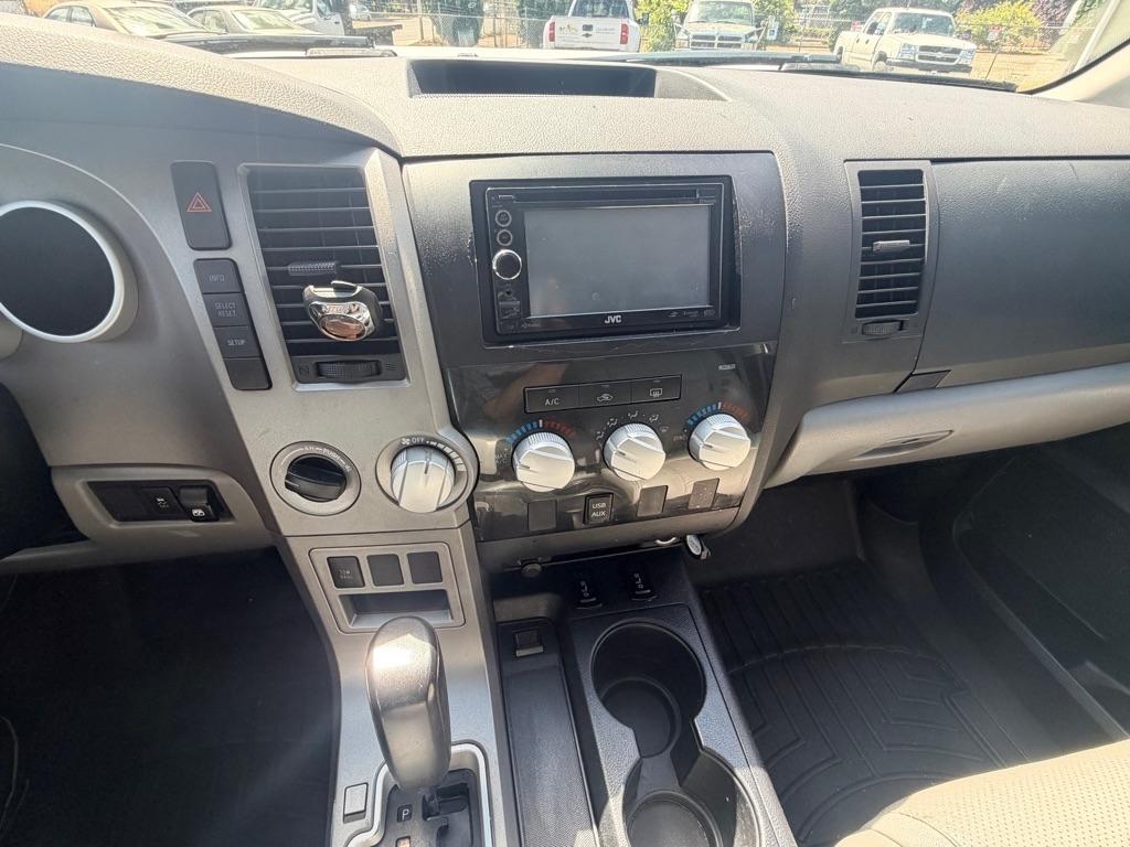 Toyota Tundra  2010