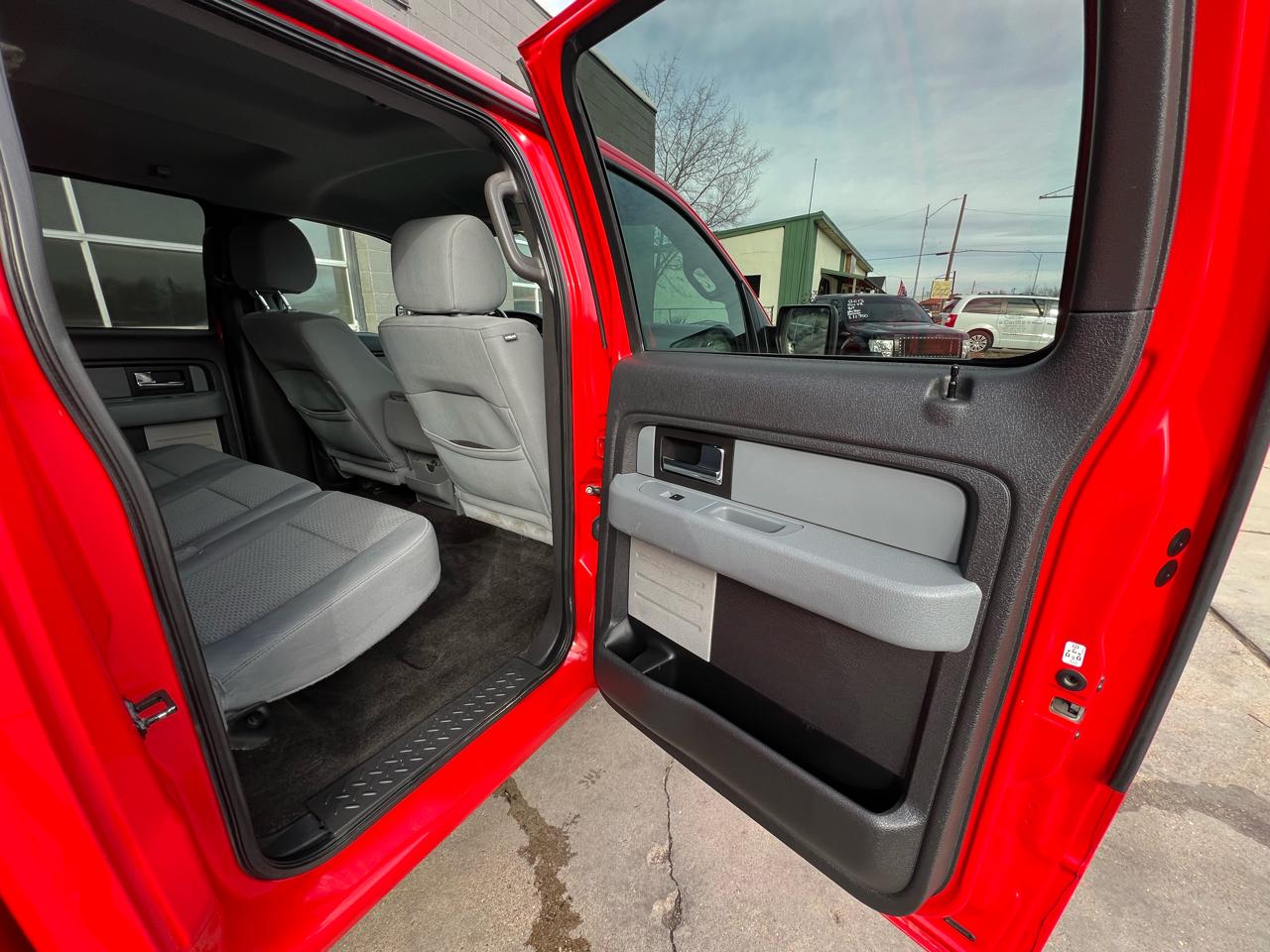 Ford F-150 4WD SuperCrew 150" XLT 2014