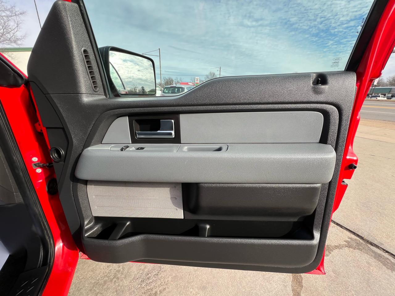 Ford F-150 4WD SuperCrew 150" XLT 2014