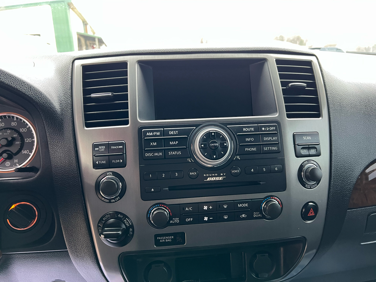 Nissan Armada  2013
