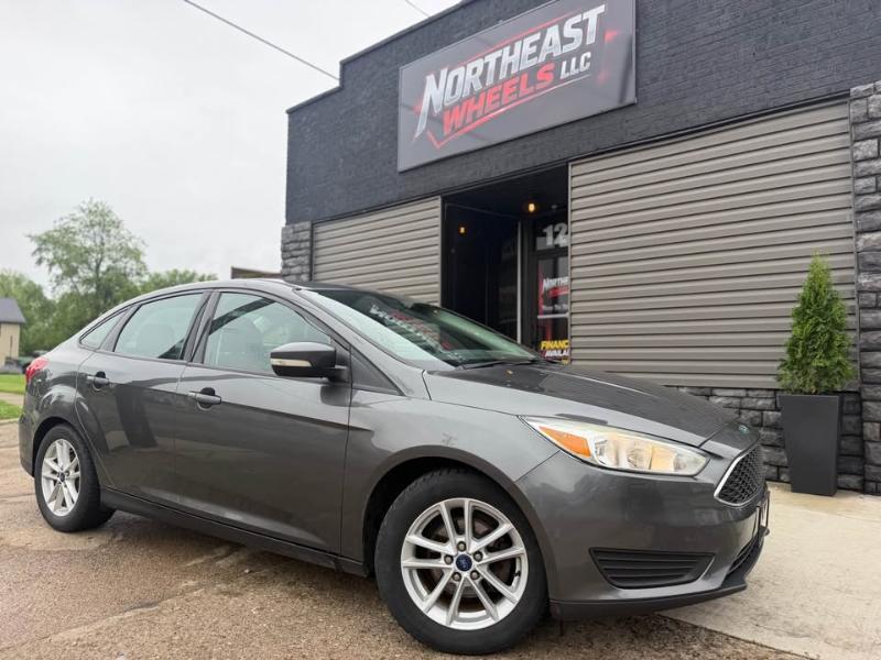 2015 Ford Focus Sedan SE's photo
