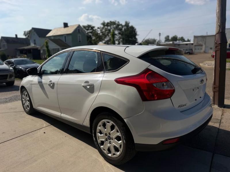 Ford Focus SE 2012