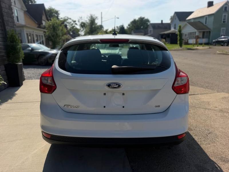Ford Focus SE 2012