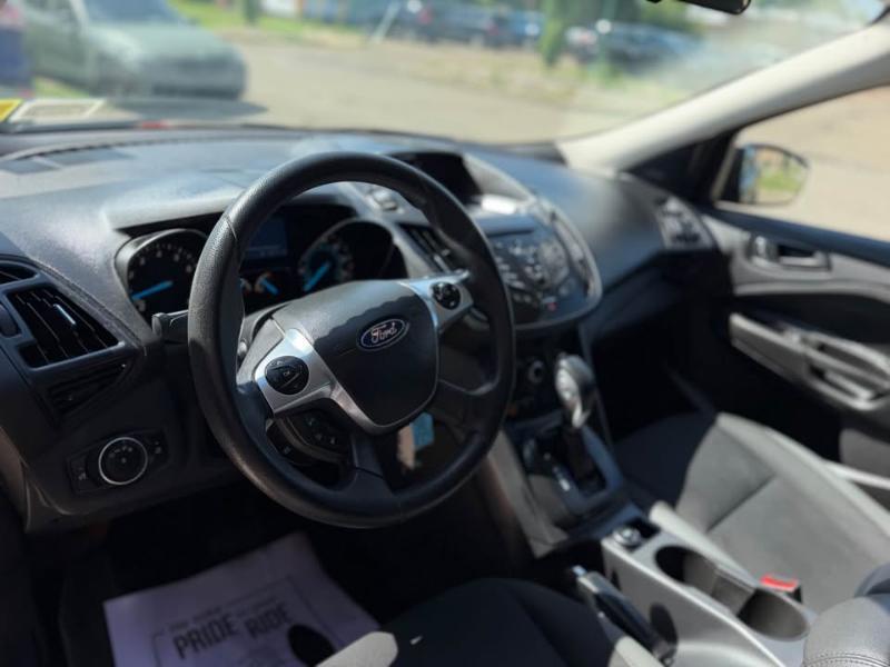 Ford Escape S FWD 2015