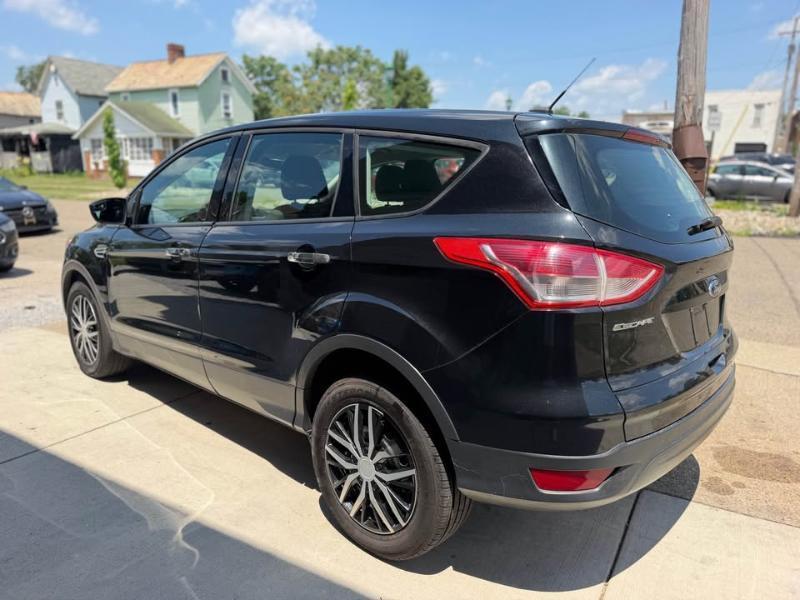 Ford Escape S FWD 2013