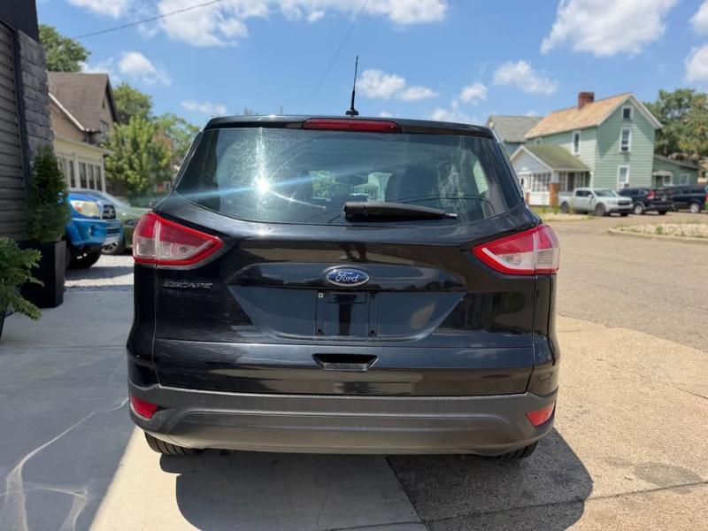 Ford Escape S FWD 2013