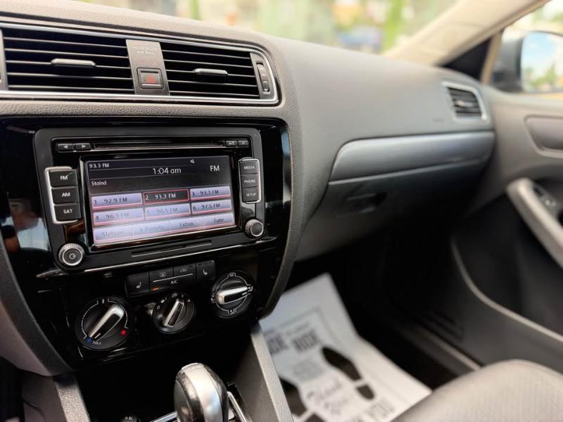 Volkswagen Jetta TDI S 6A 2015