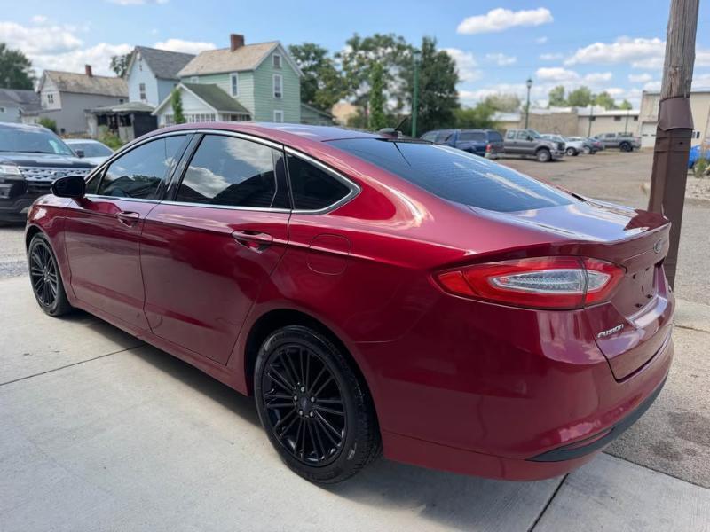 Ford Fusion SE 2016
