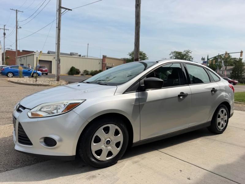 Ford Focus S Sedan 2014