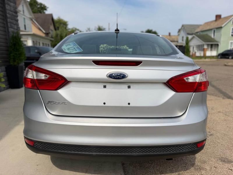 Ford Focus S Sedan 2014
