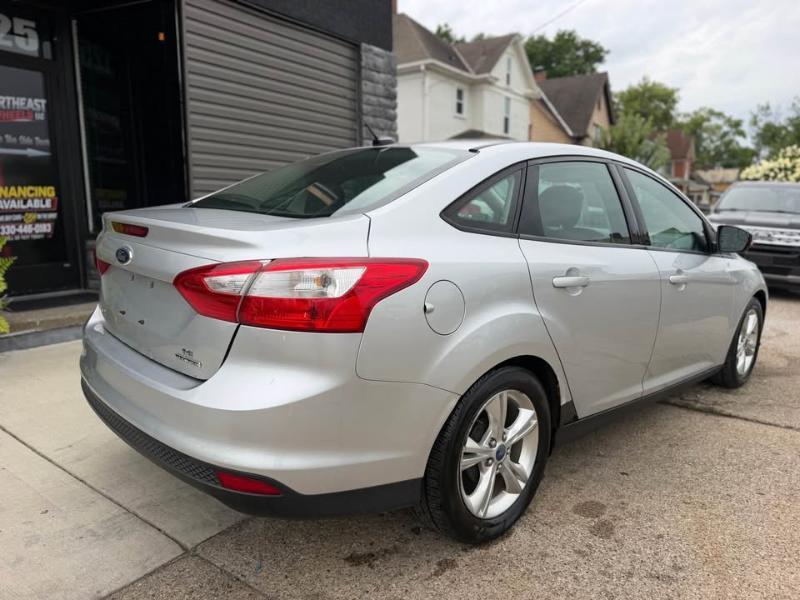 Ford Focus SE Sedan 2014
