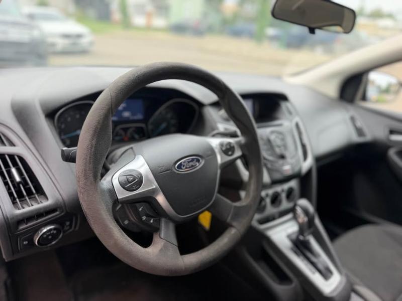 Ford Focus SE Sedan 2014