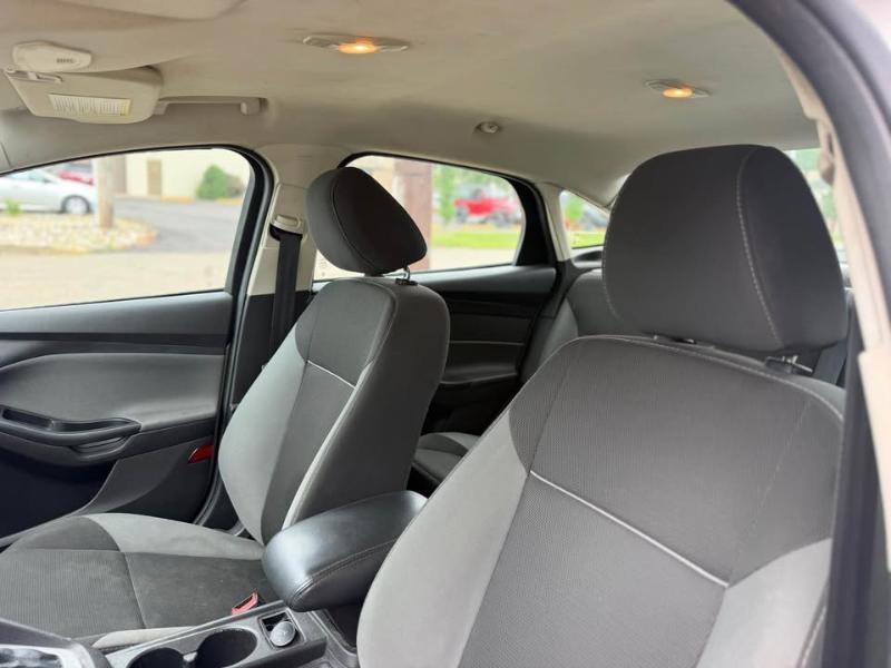 Ford Focus SE Sedan 2014