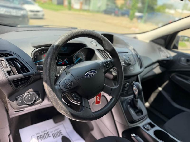 Ford Escape S FWD 2013