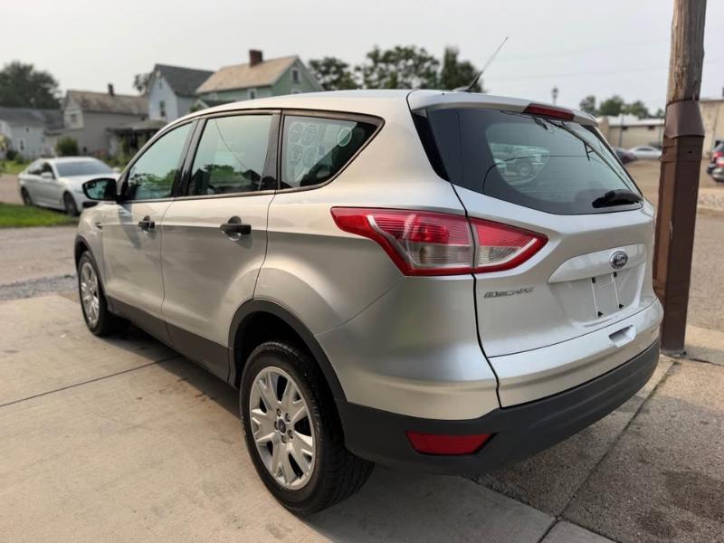 Ford Escape S FWD 2013