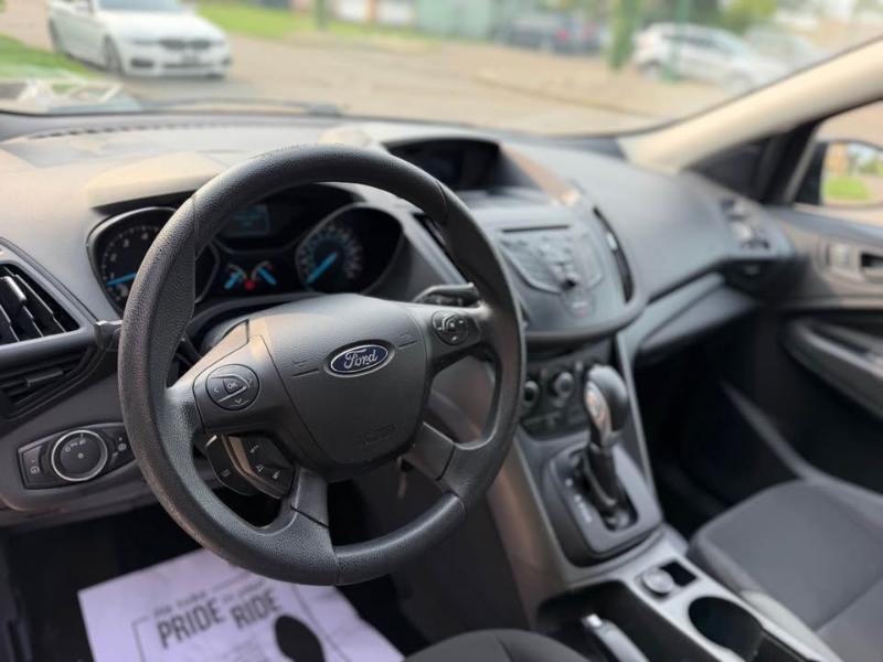 Ford Escape S FWD 2013