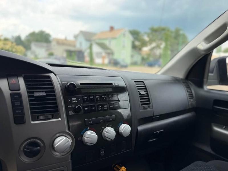 Toyota Tundra Tundra-Grade Double Cab 4.6L 4WD 2012