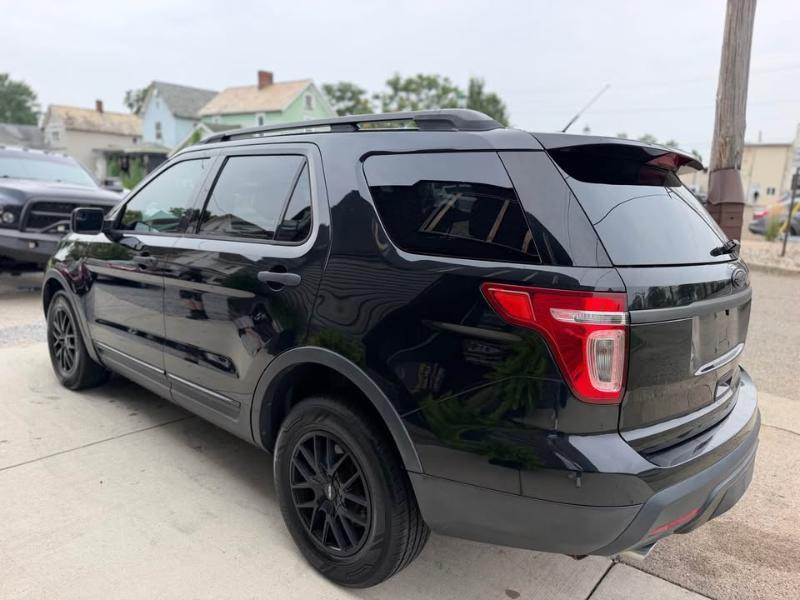 Ford Explorer Base 4WD 2013