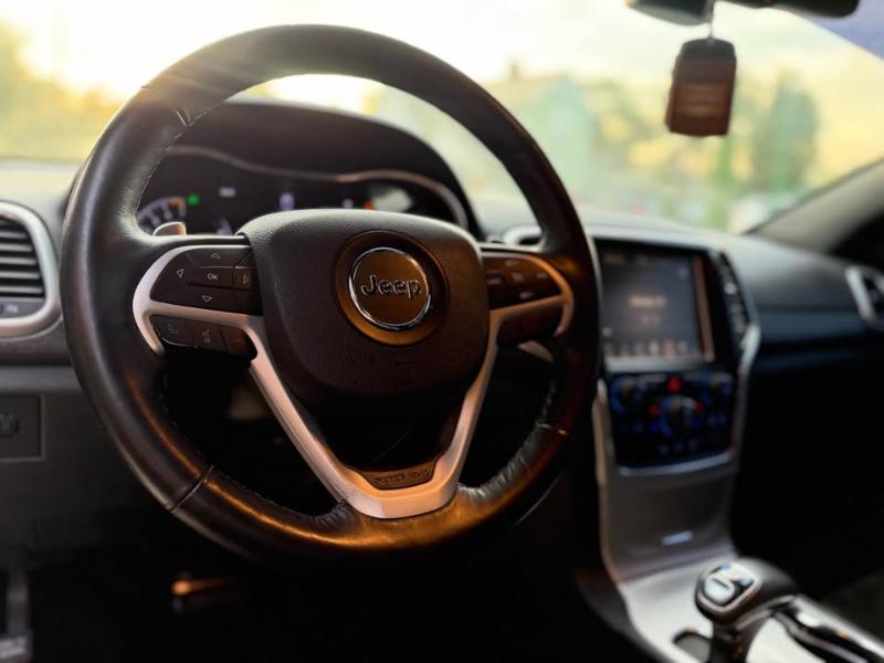 Jeep Grand Cherokee Laredo 4WD 2015
