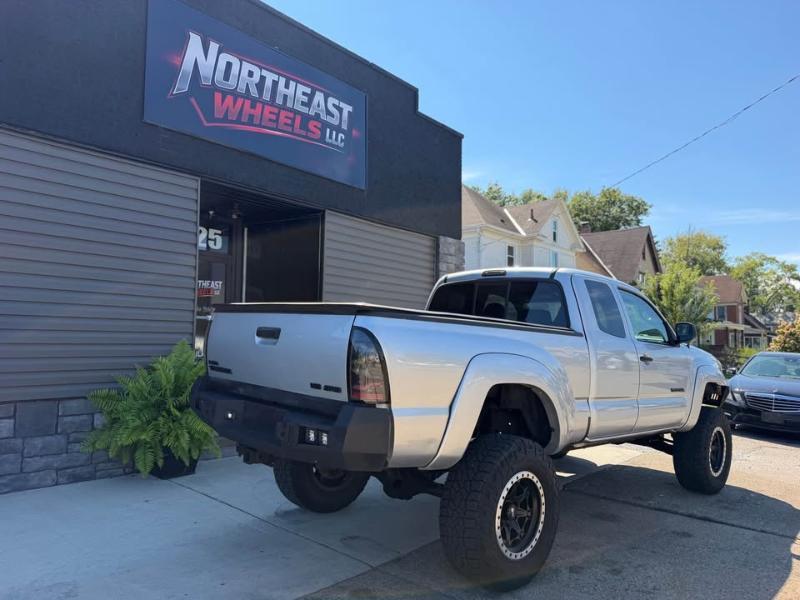Toyota Tacoma Access Cab V6 4WD 2011
