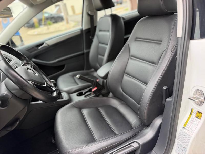 Volkswagen Jetta 1.4T SE 6A 2017