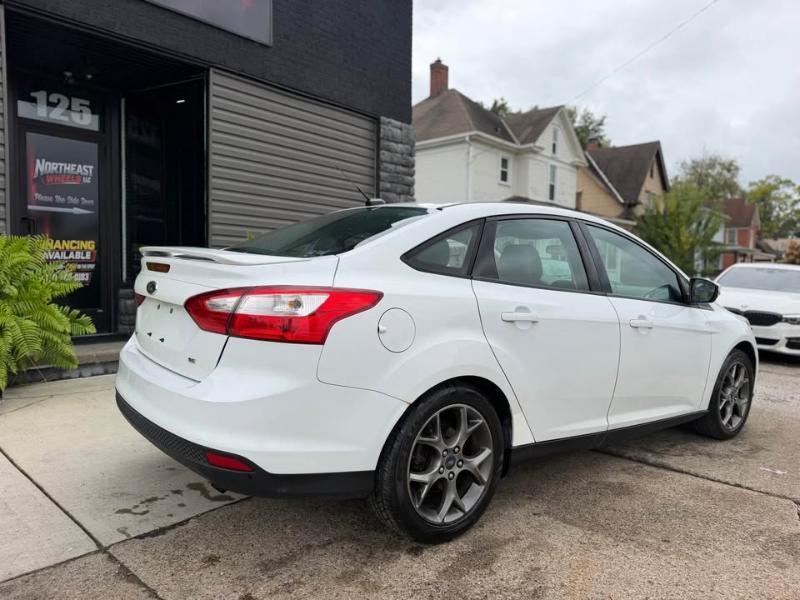 Ford Focus SE Sedan 2013
