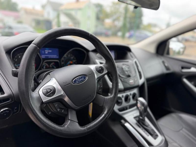 Ford Focus SE Sedan 2013