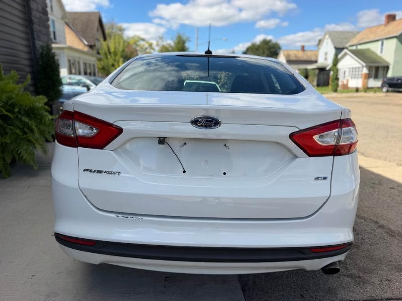 Ford Fusion SE 2013