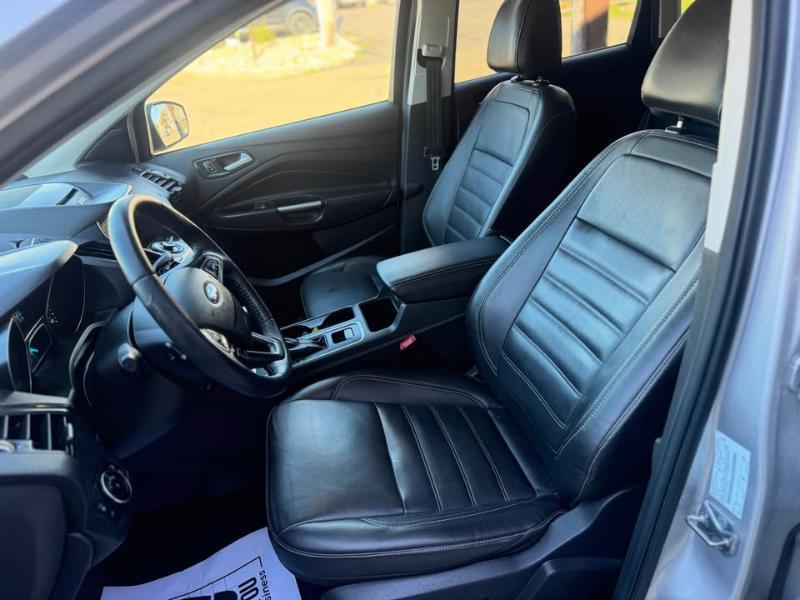 Ford Escape Titanium 4WD 2017