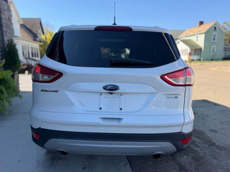 Ford Escape Titanium 4WD 2013
