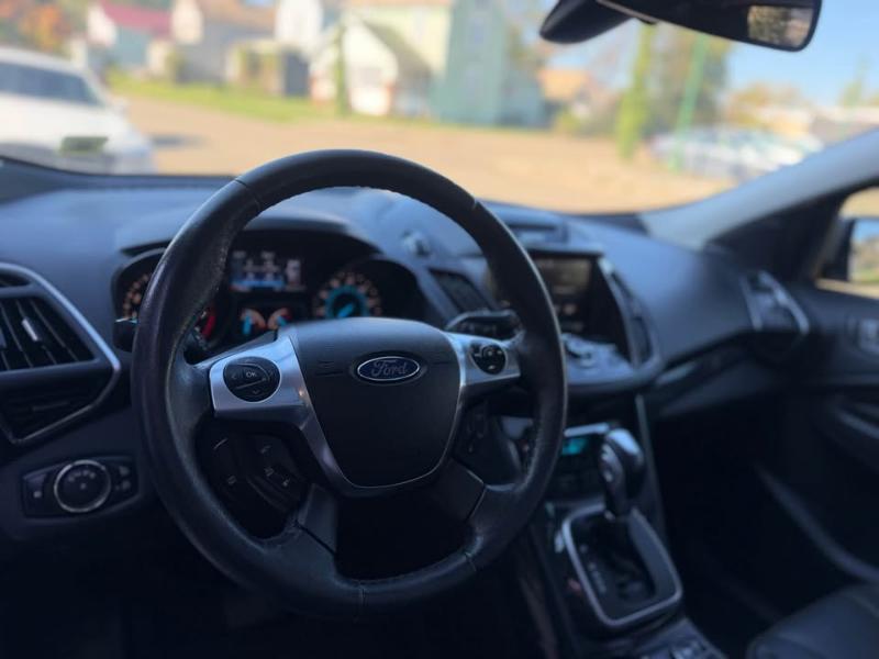 Ford Escape Titanium 4WD 2013
