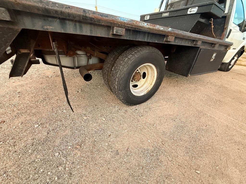 2002 Ford F-350 - Photo 10