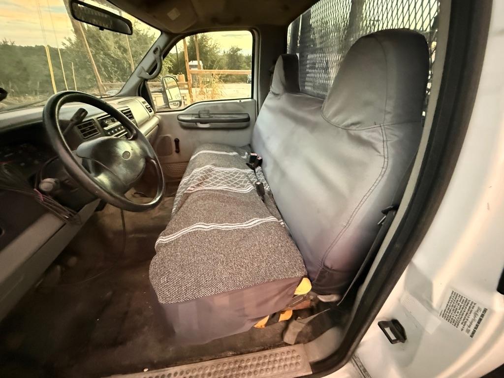 2002 Ford F-350 - Photo 16