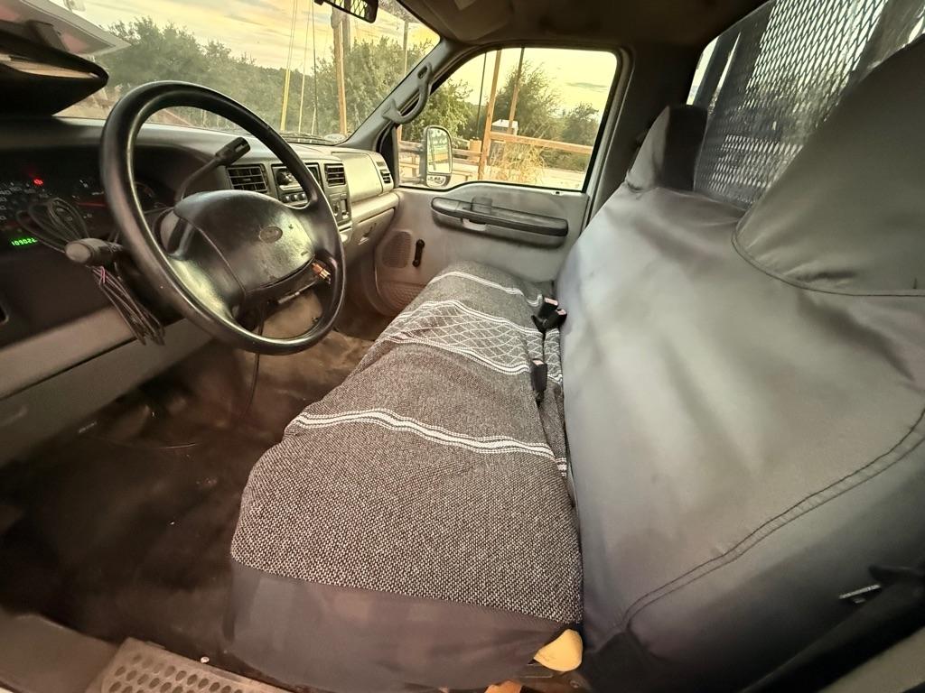 2002 Ford F-350 - Photo 17