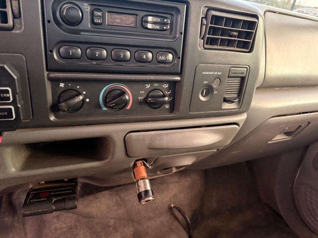 2002 Ford F-350 - Photo 20