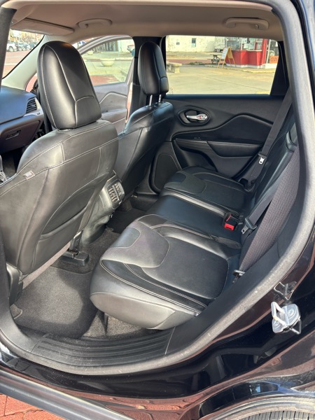 Jeep Cherokee Limited FWD 2015